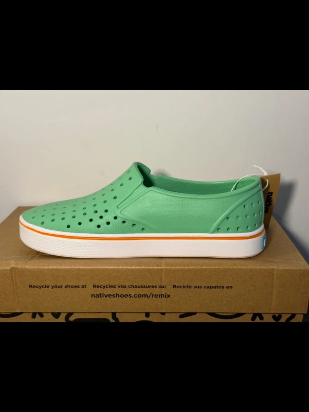 Native Miles Shoes Candy Green/City Orange/Shell White Big Kids US J4/EU 36